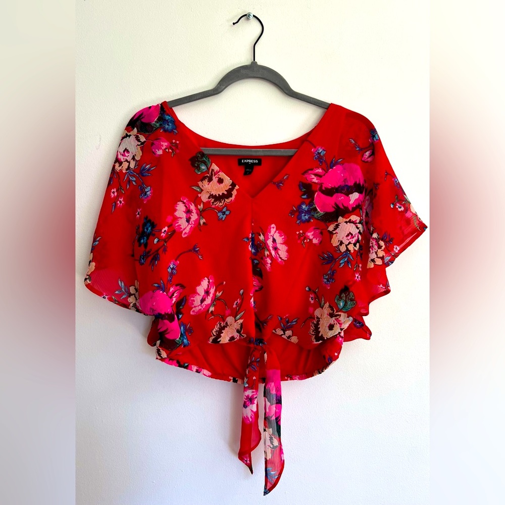 Express | Cropped Floral Tie Front Blouse